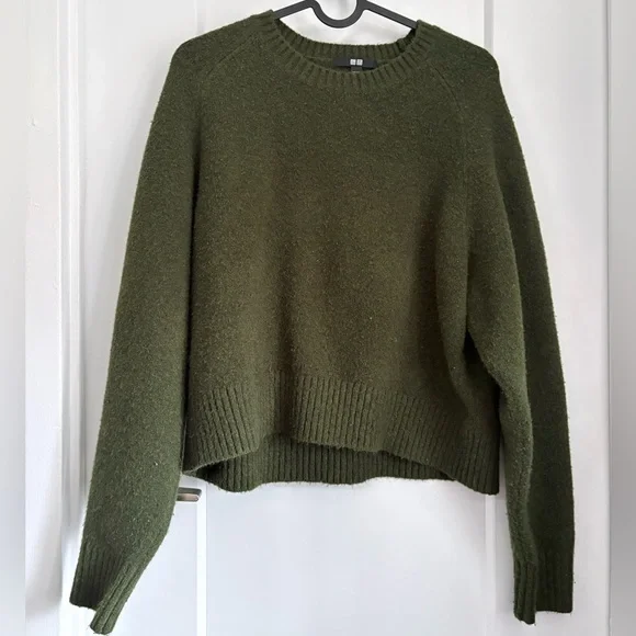 Uniqlo Merino Wool Olive Crewneck Sweater - Picture 4 of 6